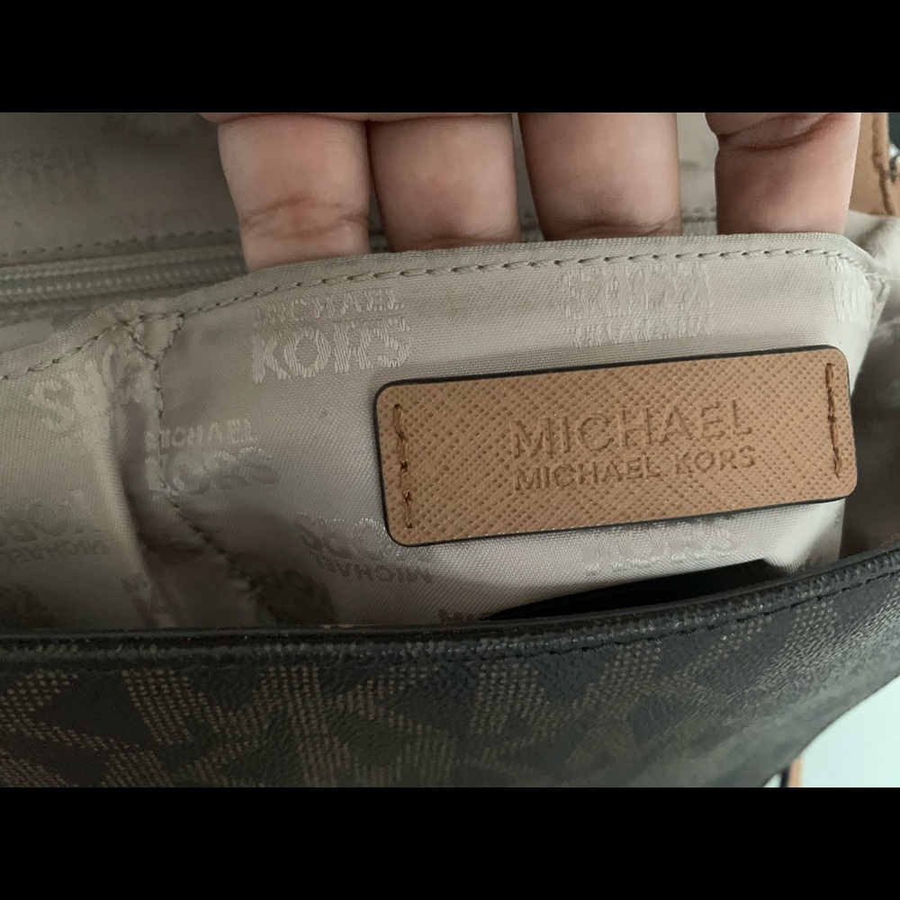 Michael Kors bag - Picture 11 of 11